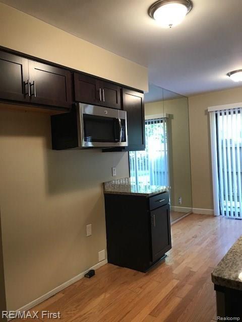 70 Pine Tree Ridge, Unit 3 Waterford, MI 48327 - Photo 12 of 27 IMG_1018.JPG