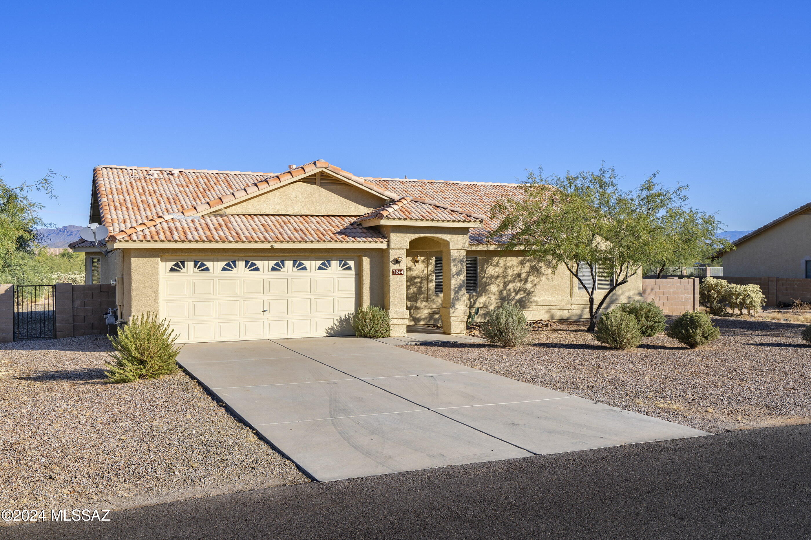 7244 West Timberleaf Drive Tucson, AZ 85757 - Photo 1 of 21