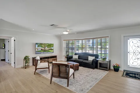 $1,125,000 | 3930 Northeast 21st Avenue, Fort Lauderdale, FL 33308