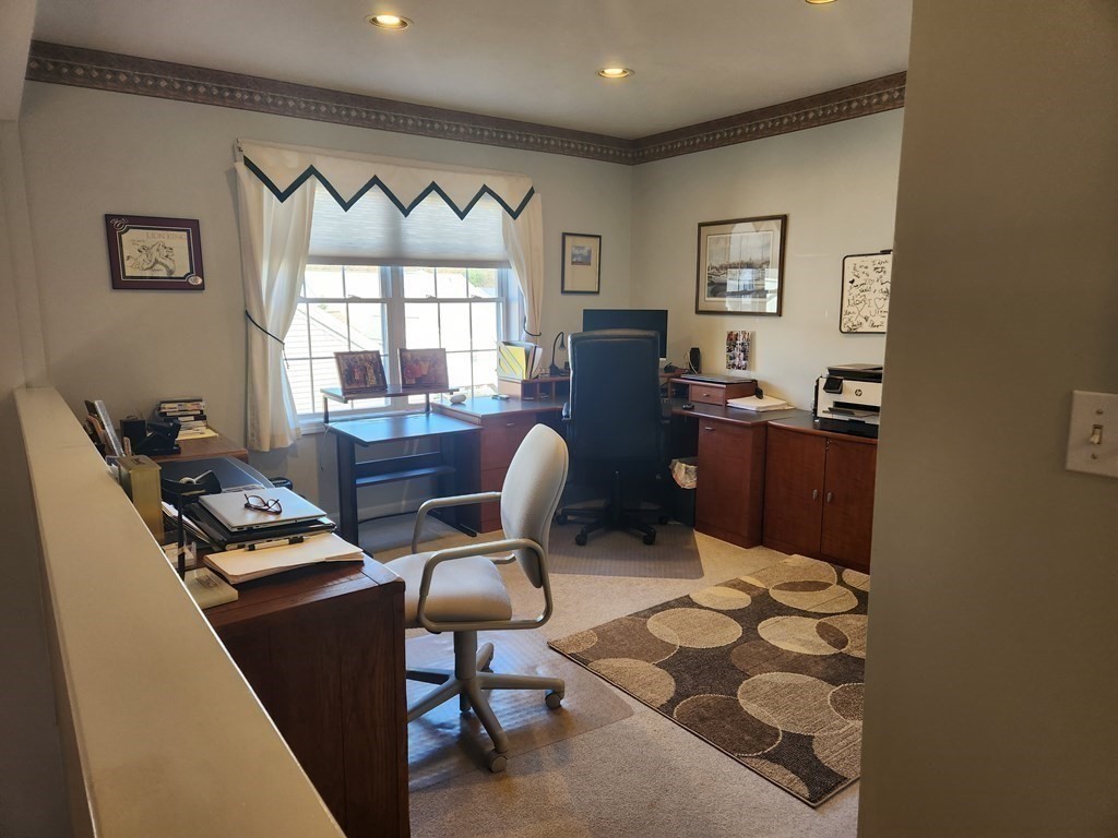 20 Augusta Way, Unit 20 Chelmsford, MA 01863 - Photo 11 of 11 a workspace with furniture and window