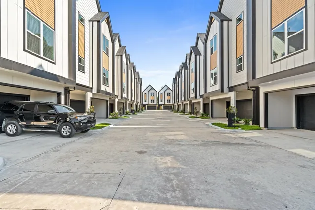 $2,295 | 5216 Green Pine Tree Drive, Houston, TX 77018