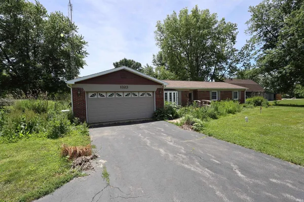 $339,900 | 1323 West 200 South, Warsaw, IN 46580