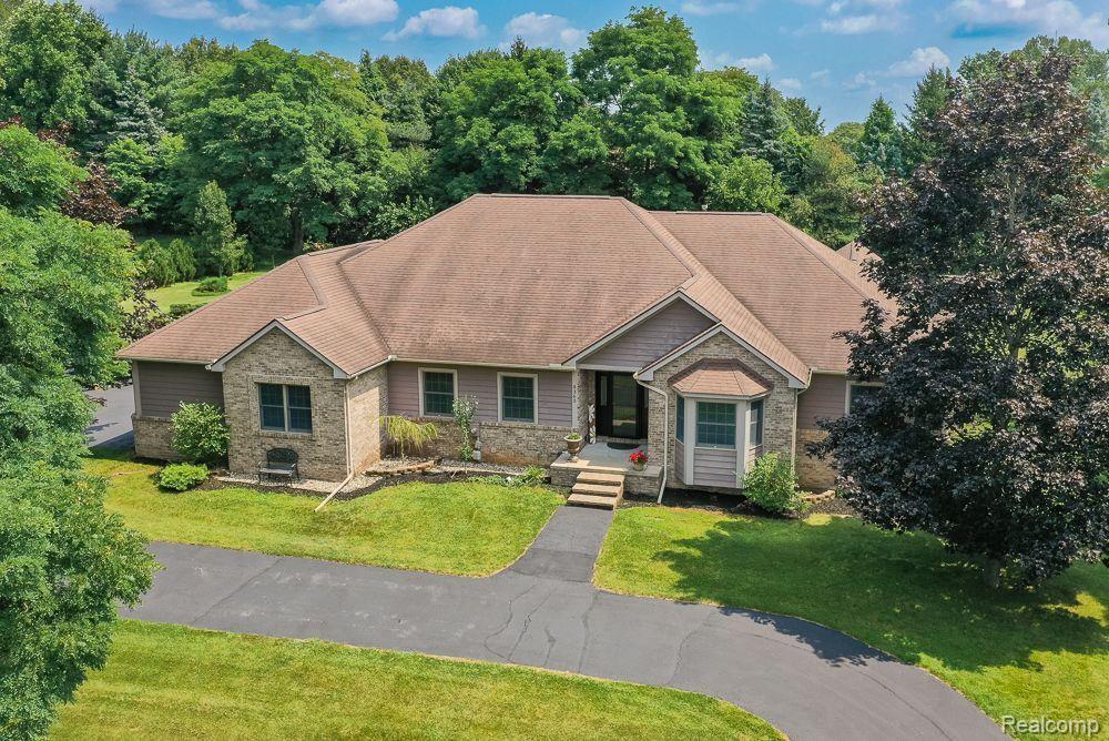 Welcome to 8360 Woodview Road! 