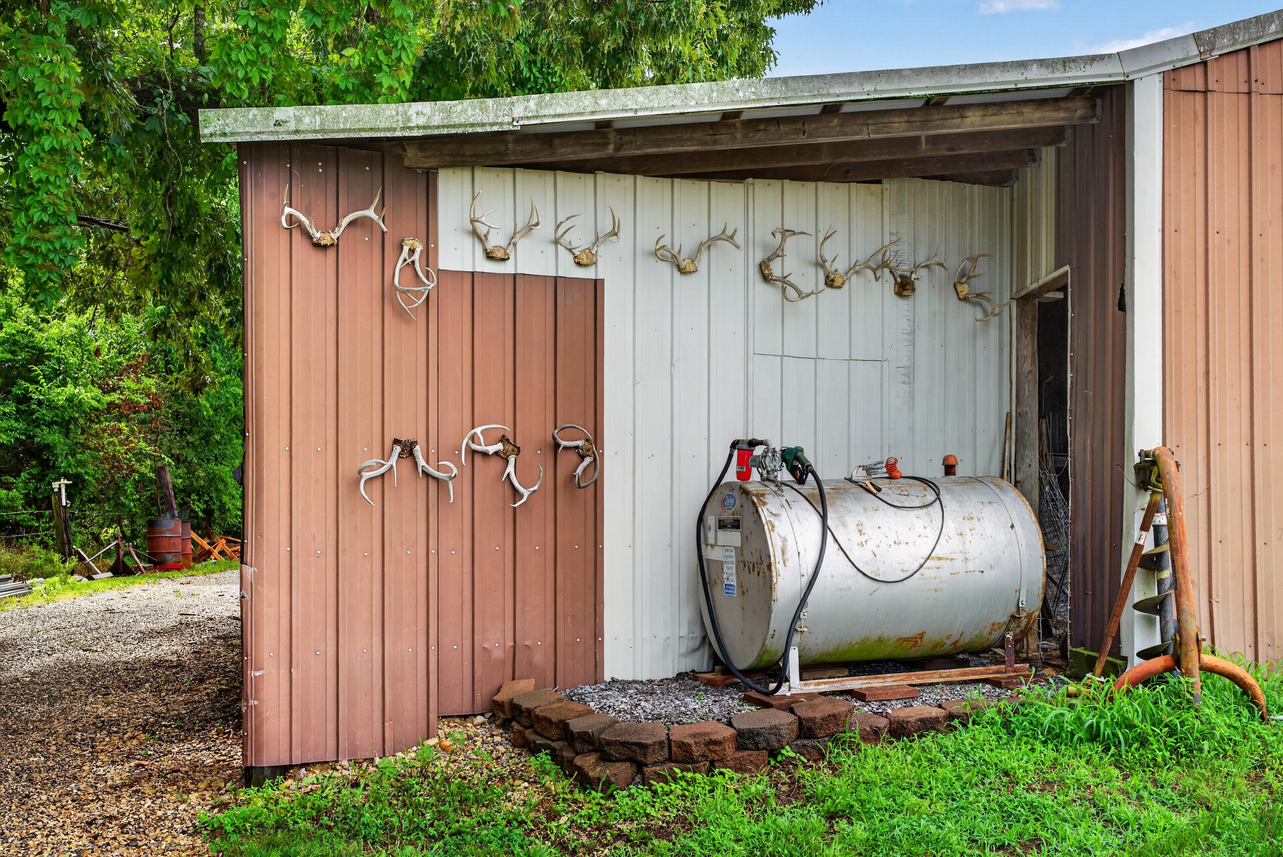 848 Paradise Road Grand Rivers, KY 42045 - Photo 34 of 75 DSC00404