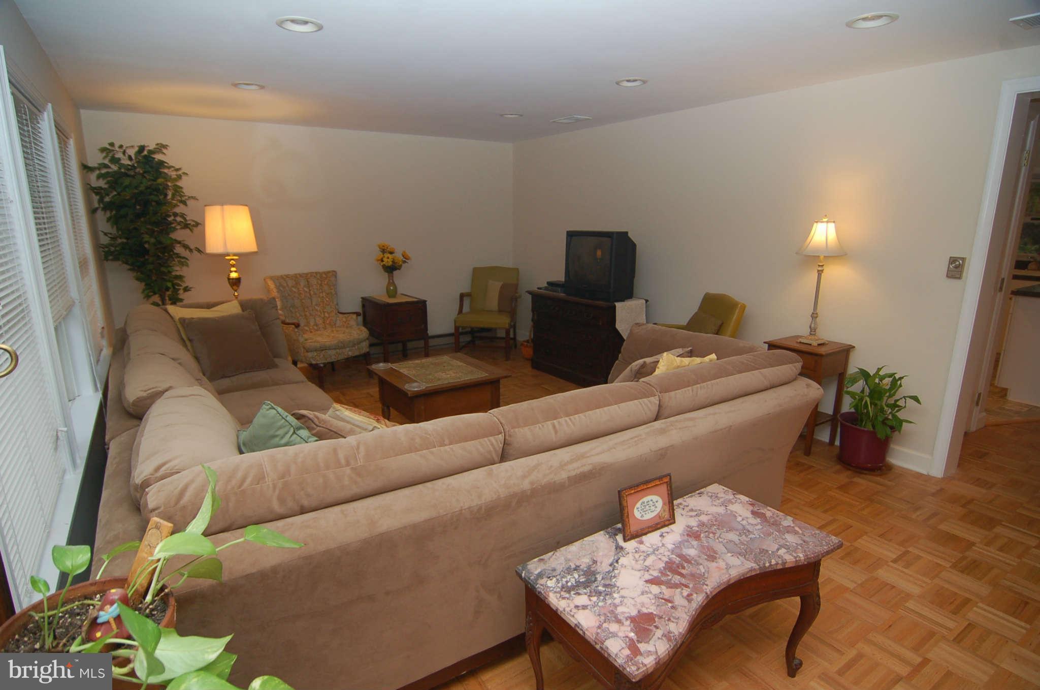 113 Primrose Road Chestertown, MD 21620 - Photo 7 of 11 Nice Size Living room