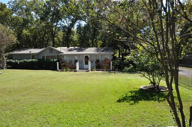 $260,000 | 9939 Shoreline Drive, Wills Point, TX 75169