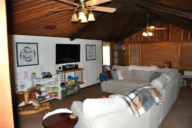 $260,000 | 9939 Shoreline Drive, Wills Point, TX 75169