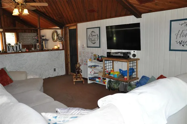 $260,000 | 9939 Shoreline Drive, Wills Point, TX 75169