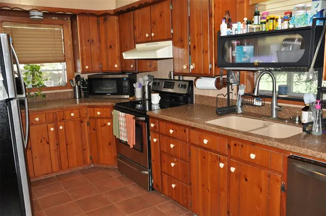 $260,000 | 9939 Shoreline Drive, Wills Point, TX 75169