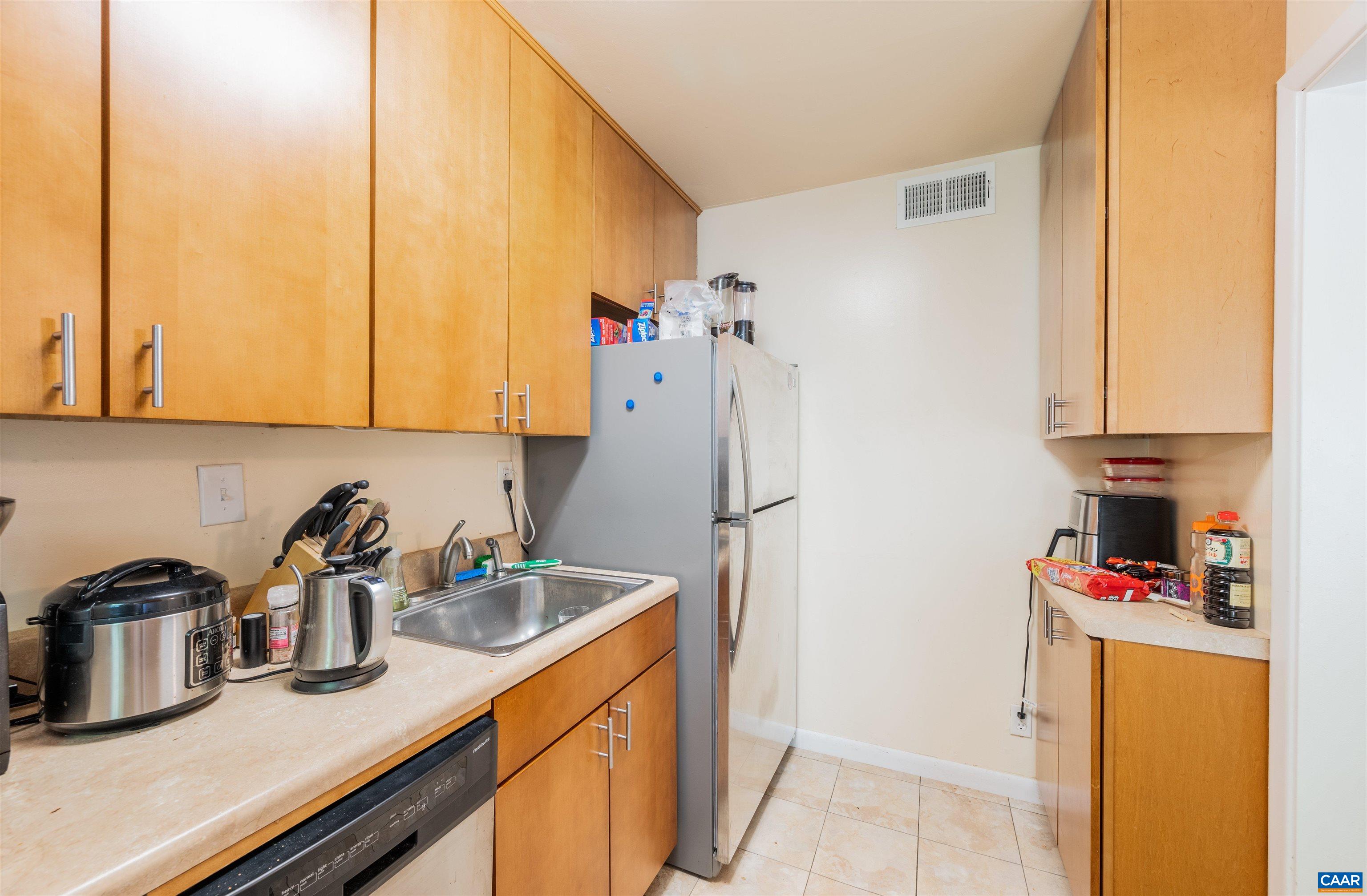 2527 Hydraulic Road, Unit 42 Charlottesville, VA 22901 - Photo 8 of 13 Gallery Image 8