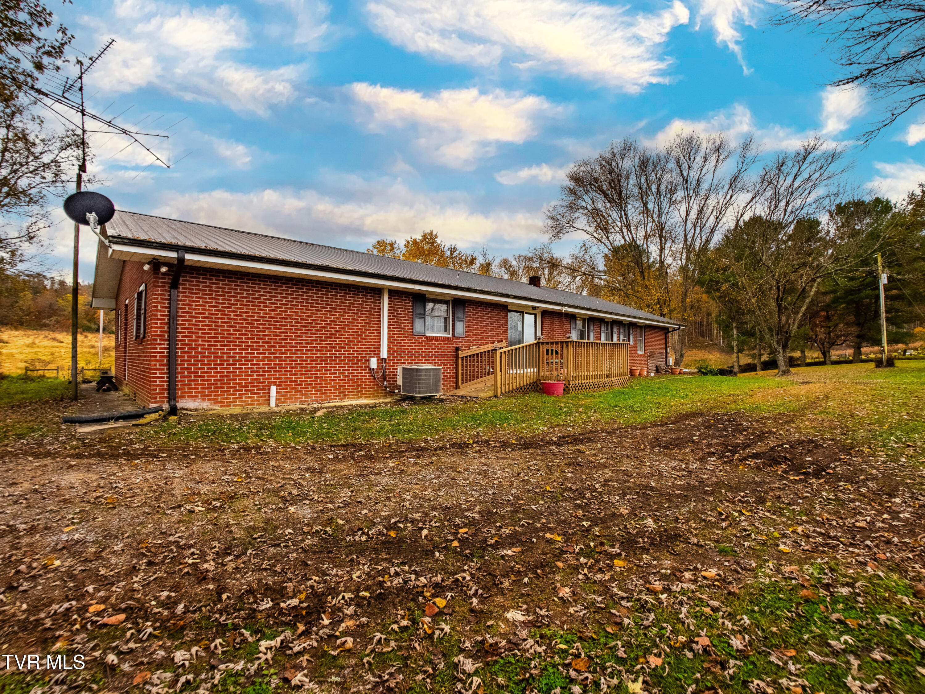 2151 Horton Ford Road Eidson, TN 37731 - Photo 2 of 54 P1299838-HDR