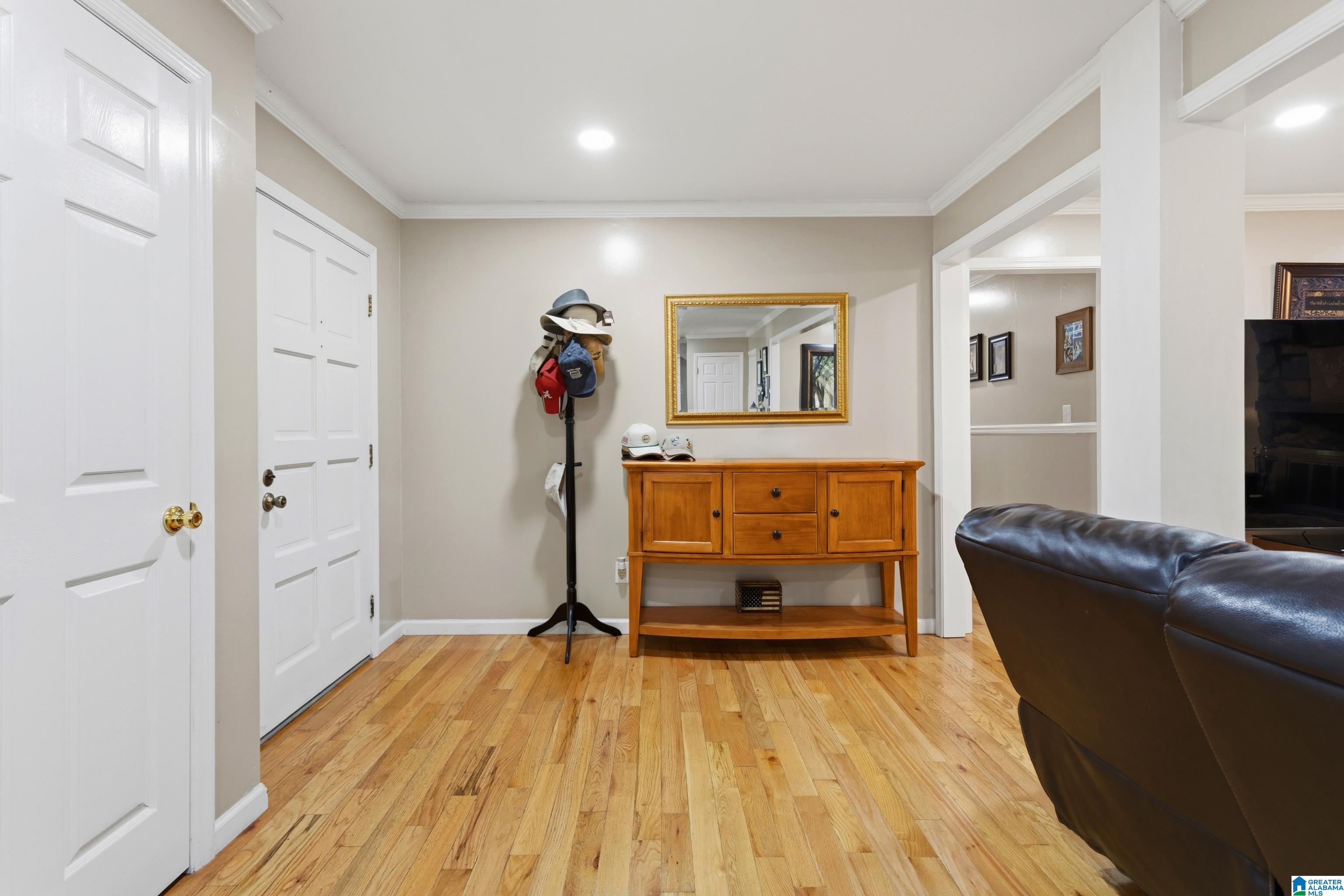 105 Maple Street Alabaster, AL 35114 - Photo 4 of 42