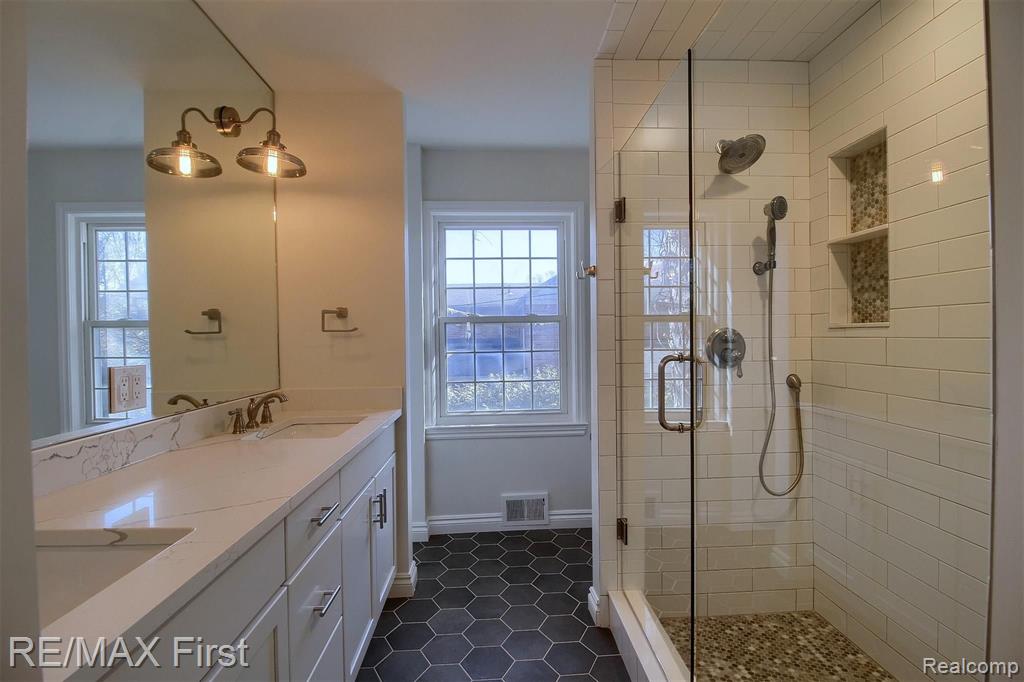 60 Hawthorne Road Grosse Pointe Shores, MI 48236 - Photo 17 of 28