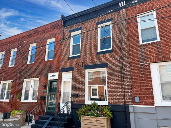$2,300 | 1528 South Hollywood Street, Philadelphia, PA 19146
