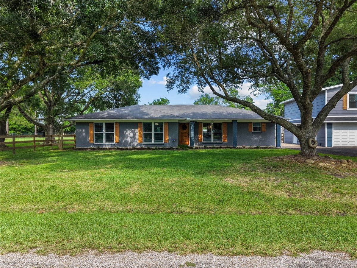 3721 Rush Road Santa Fe, TX 77510 - Photo 3 of 50
