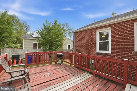 $385,000 | 9809 52nd Place, College Park, MD 20740