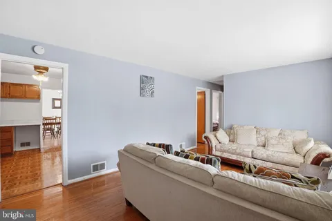 $385,000 | 9809 52nd Place, College Park, MD 20740