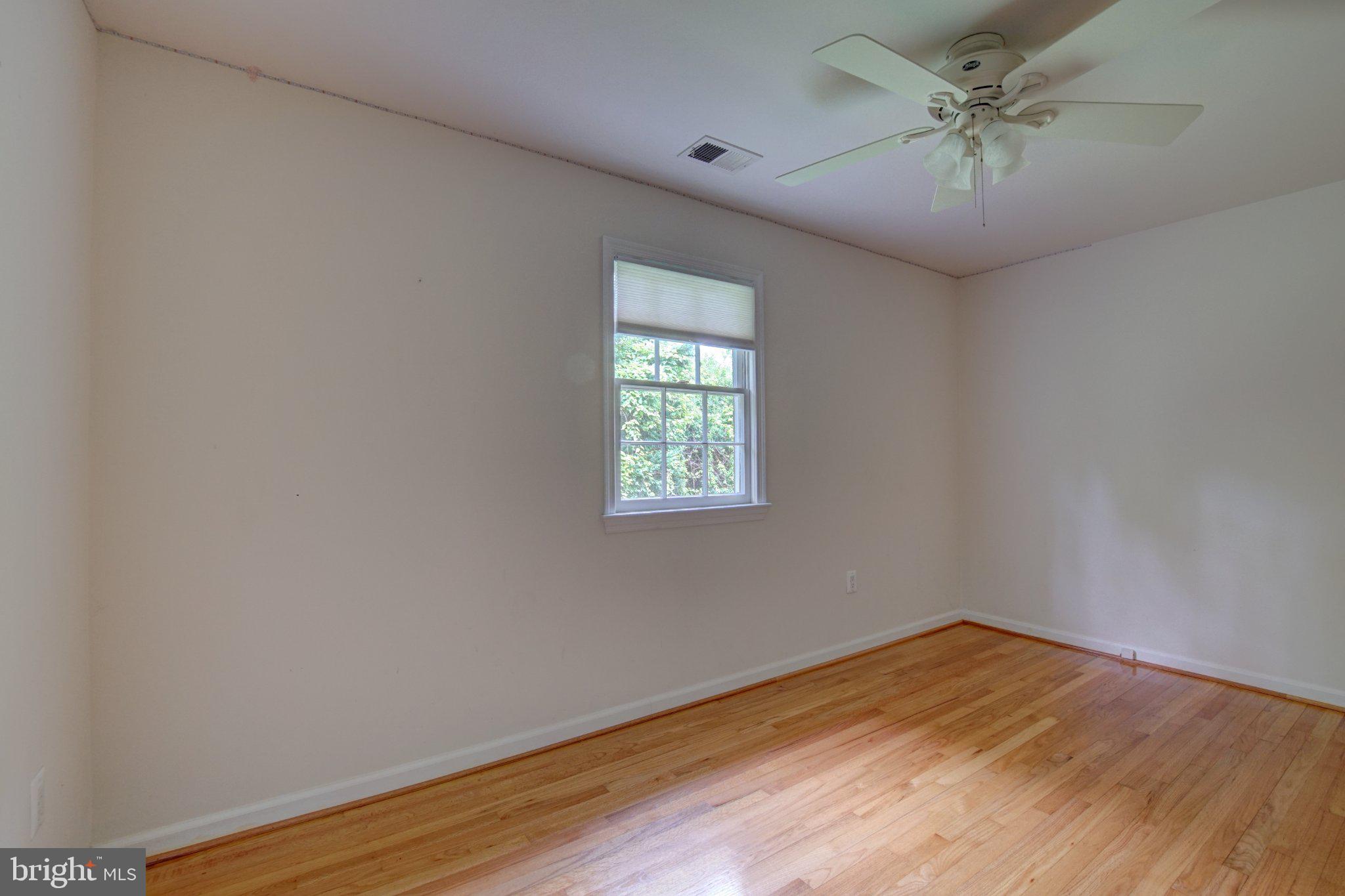 900 Walker Road Great Falls, VA 22066 - Photo 19 of 52 Bright and airy blank canvas room.