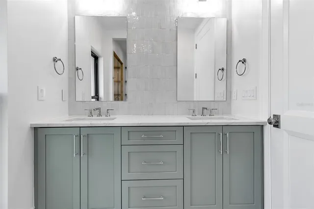 $6,250,000 | 2513 Bayshore Road, Nokomis, FL 34275