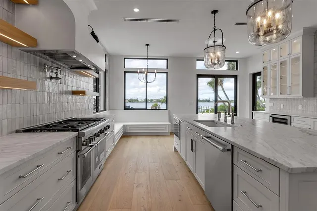 $6,250,000 | 2513 Bayshore Road, Nokomis, FL 34275