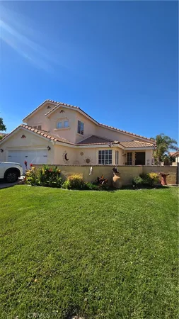 a view of a house with a big yard