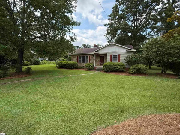 $229,000 | 301 Pine Street, Clinton, SC 29325