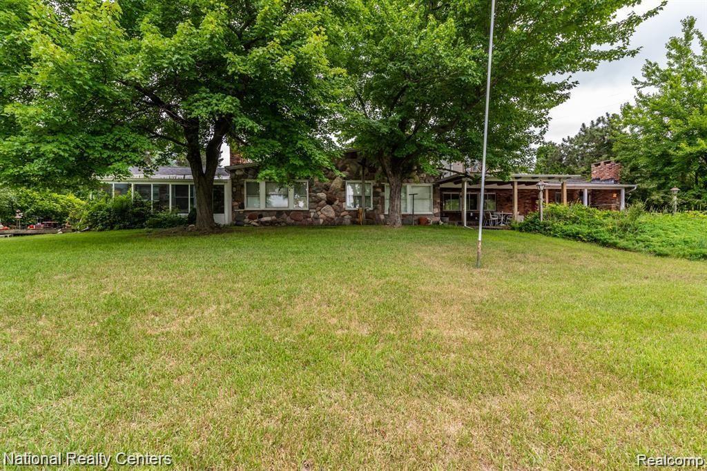 355 Ridgemont Road Oxford, MI 48370 - Photo 9 of 29 9.jpg