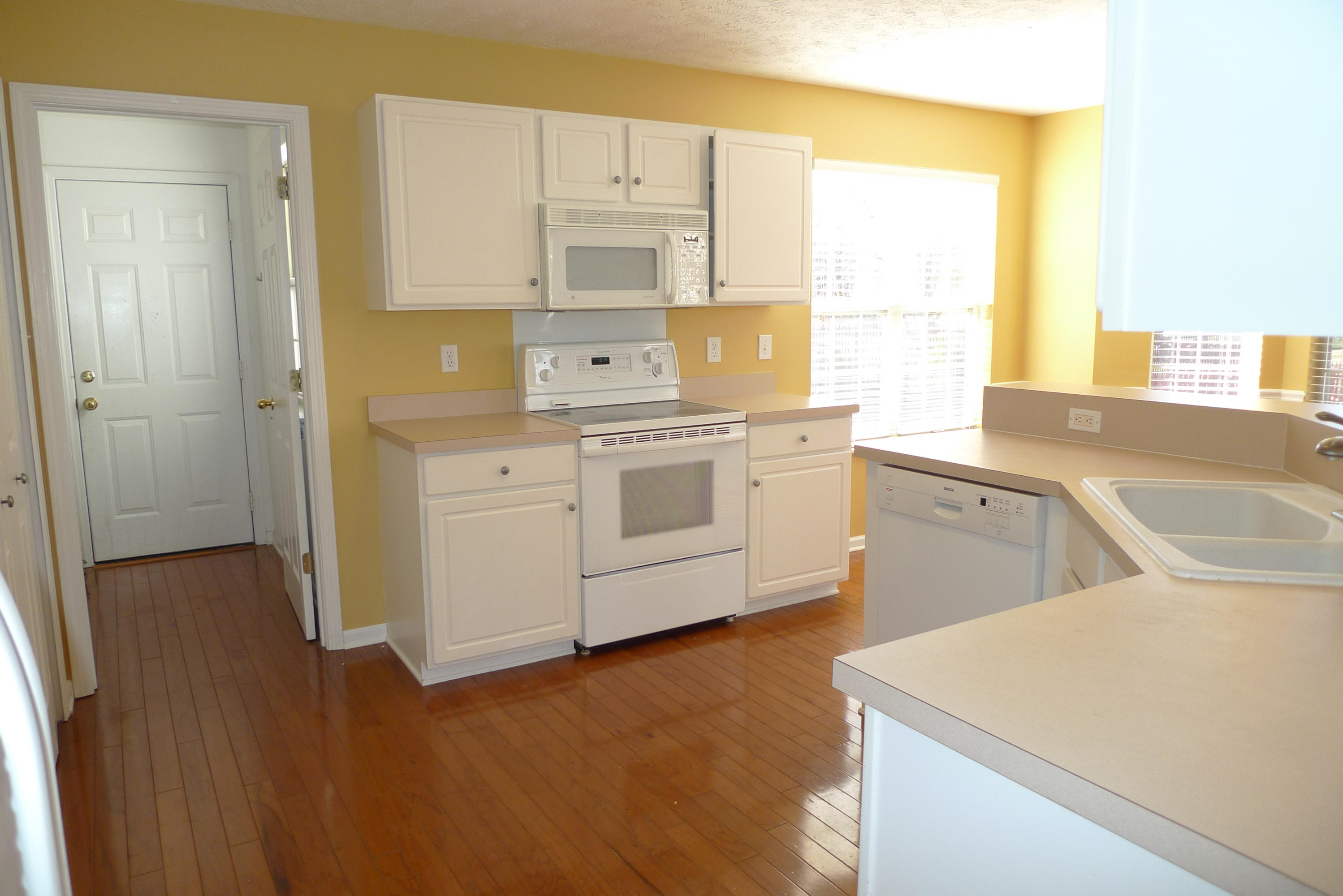 1121 Vale View Road Knoxville, TN 37922 - Photo 12 of 34 Kitchen