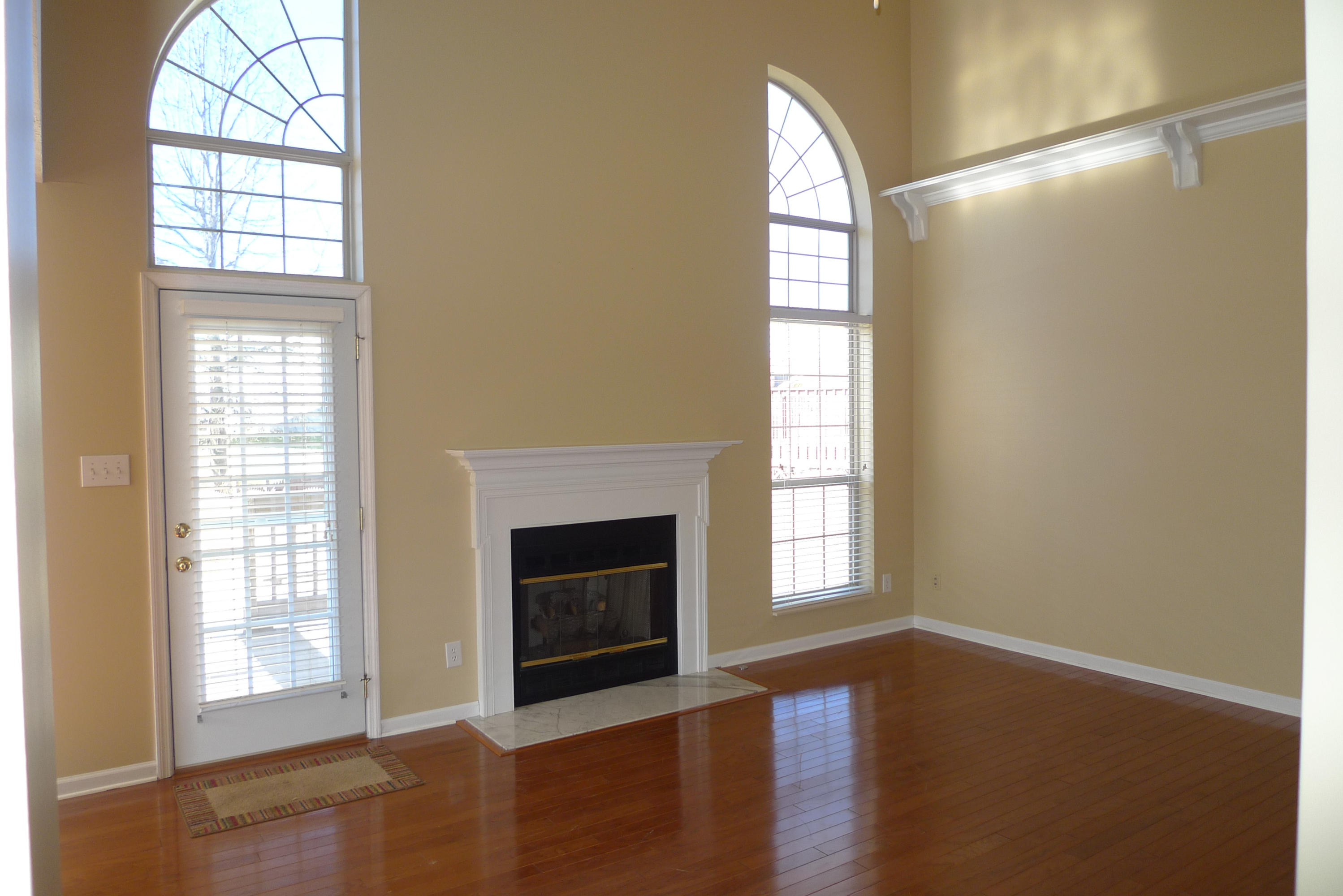 1121 Vale View Road Knoxville, TN 37922 - Photo 13 of 34 Gas Log Fireplace in Family Room