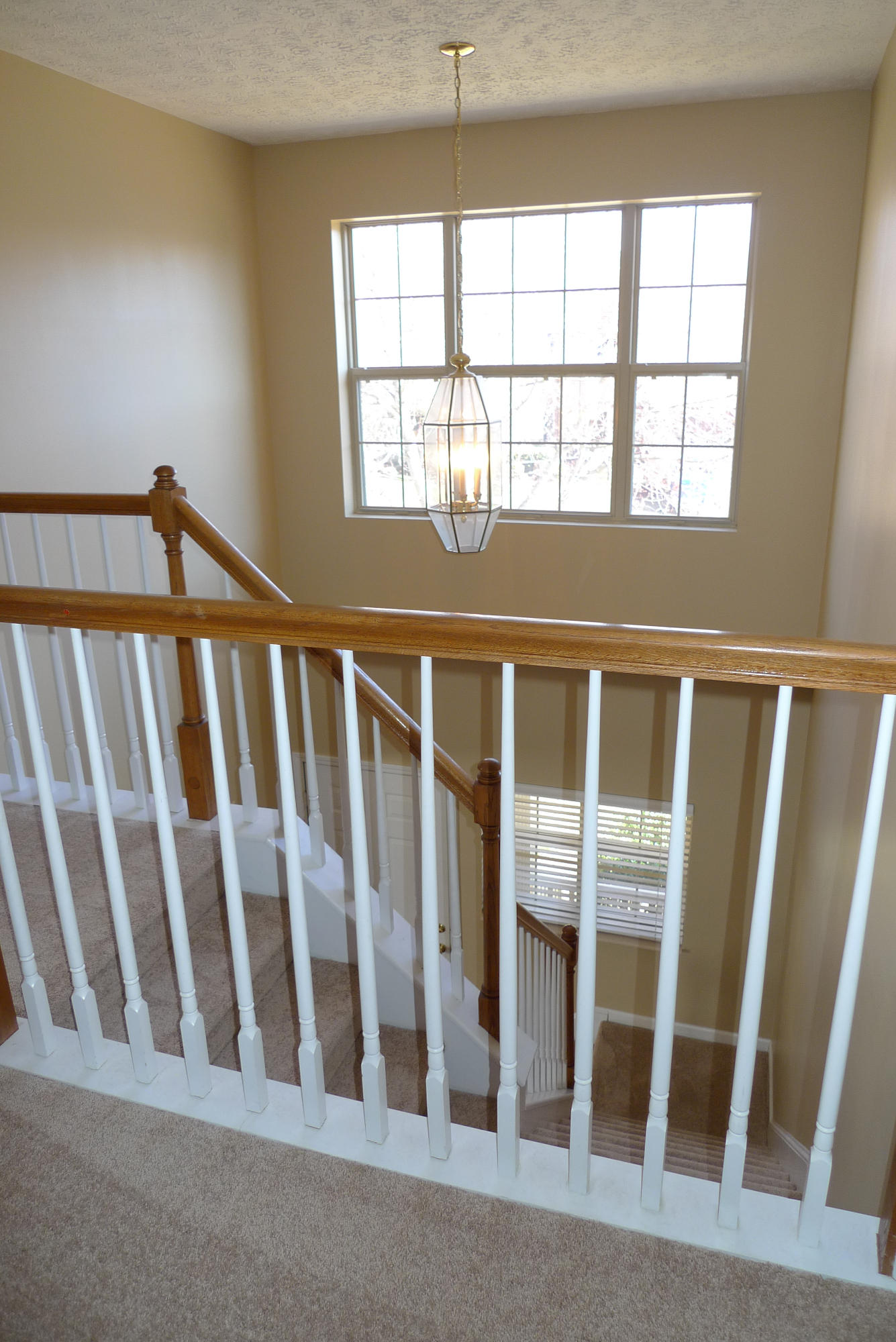1121 Vale View Road Knoxville, TN 37922 - Photo 15 of 34 2nd Level Looking to Foyer
