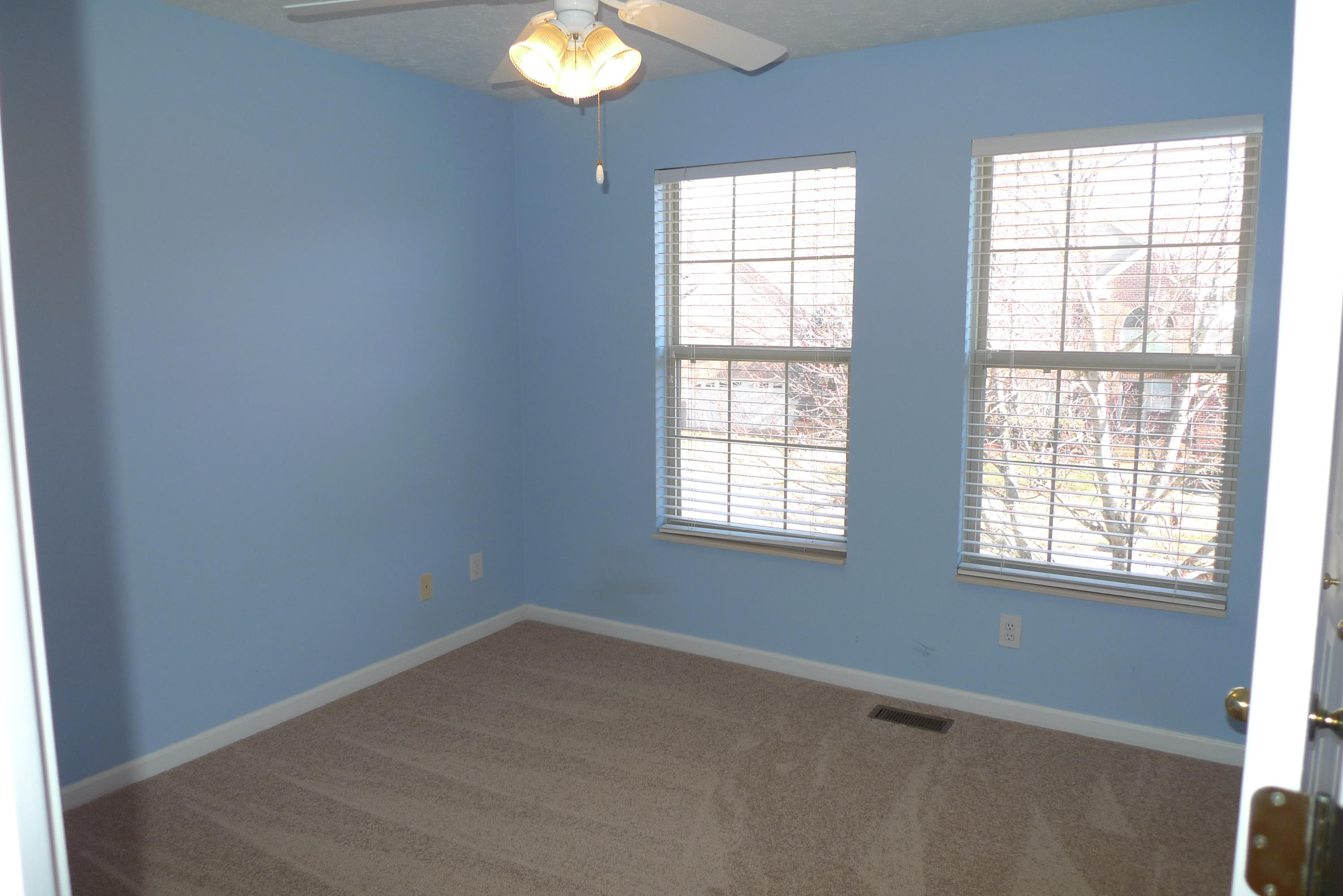 1121 Vale View Road Knoxville, TN 37922 - Photo 25 of 34 Bedroom Three
