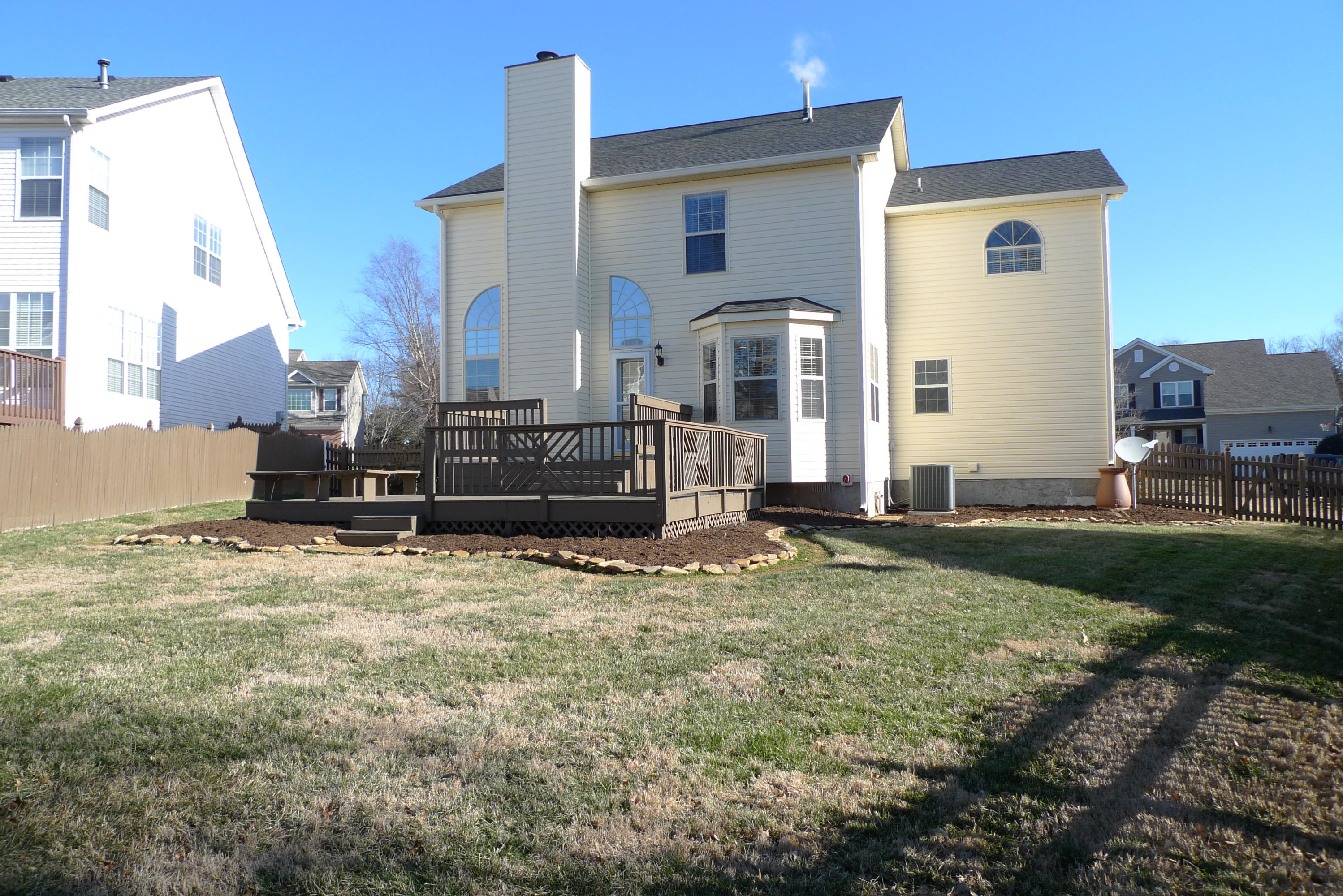 1121 Vale View Road Knoxville, TN 37922 - Photo 29 of 34 Back Yard & Deck