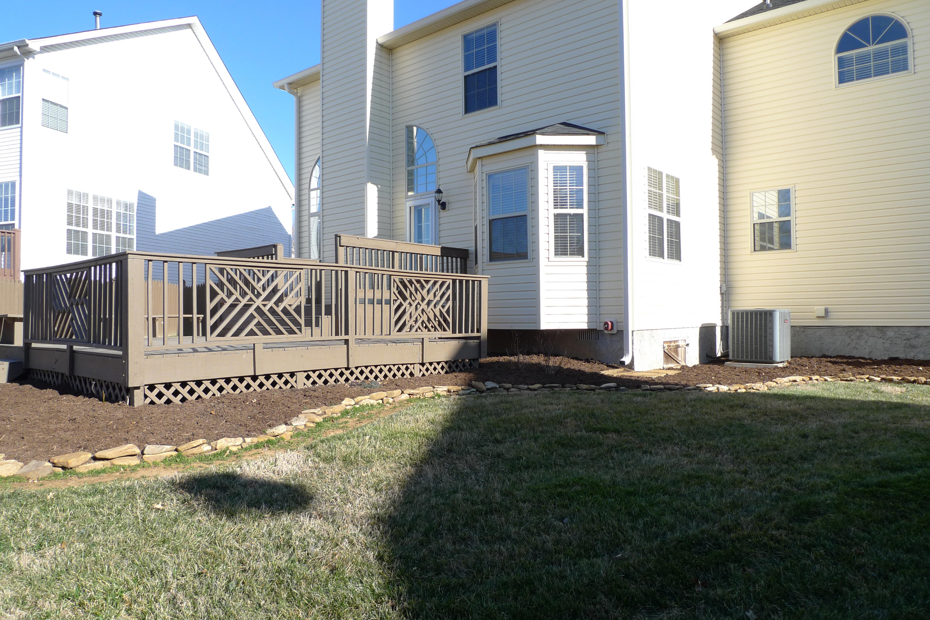 1121 Vale View Road Knoxville, TN 37922 - Photo 31 of 34 Back Yard & Deck