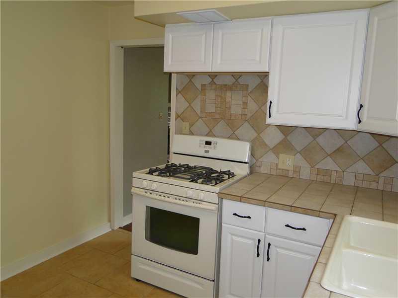 522 Kelso Road Mt. Lebanon, PA 15243 - Photo 14 of 25 Kitchen.