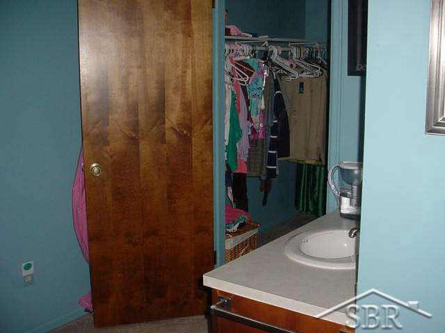 231 Churchgrove Road Frankenmuth, MI 48734 - Photo 10 of 12 20036536-9.JPG