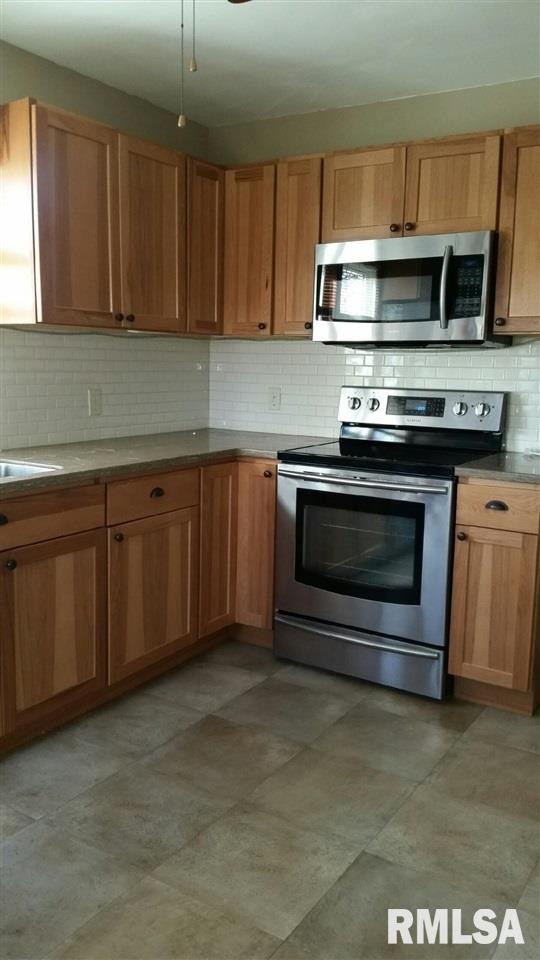 210 Timberlan Road Germantown Hills, IL 61548 - Photo 6 of 16 Gallery Image 6