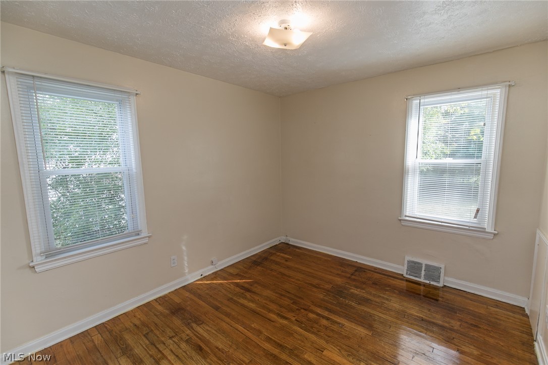 19900 Marvin Road Cleveland, OH 44128 - Photo 8 of 19 Gallery Image 8