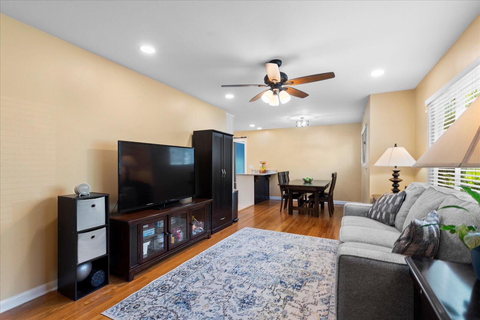 1249 Northern Hills Road Hixson, TN 37343 - Photo 8 of 44 Equipped w Fan & New Overhead Lighting
