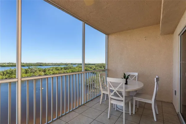 $375,000 | 6475 Shoreline Drive, Unit 5403, St. Petersburg, FL 33708