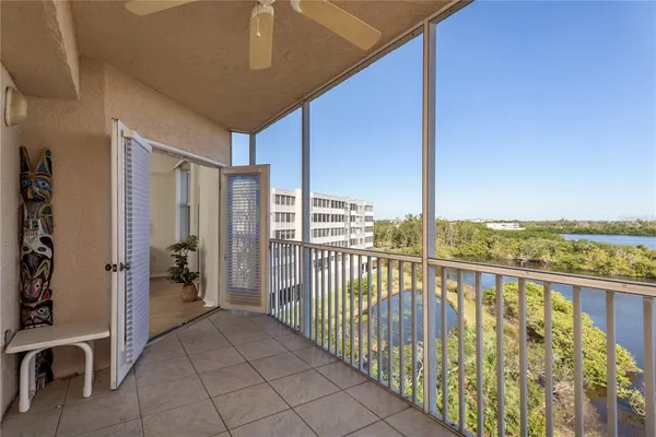 $375,000 | 6475 Shoreline Drive, Unit 5403, St. Petersburg, FL 33708