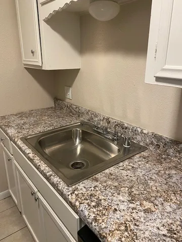 $850 | 3206 Lobit Drive, Unit 42, Dickinson, TX 77539