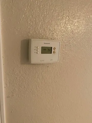 a view of utility room