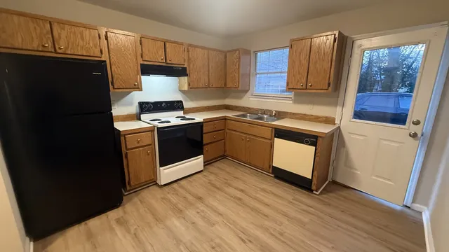 $1,300 | 1098 Main Street, Unit 1100, Greenbrier, TN 37073