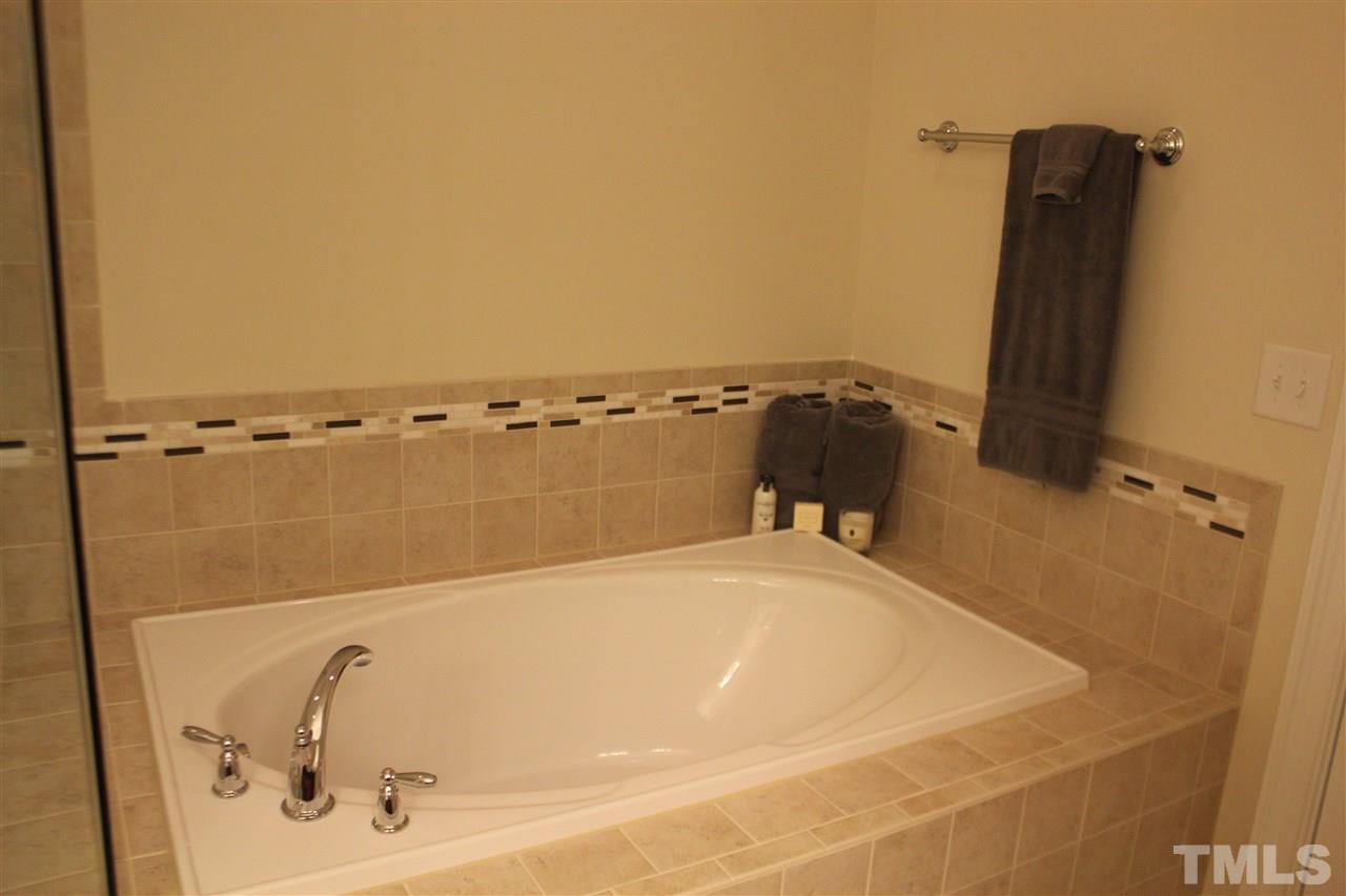 736 Fallon Grove Way Raleigh, NC 27608 - Photo 17 of 25
