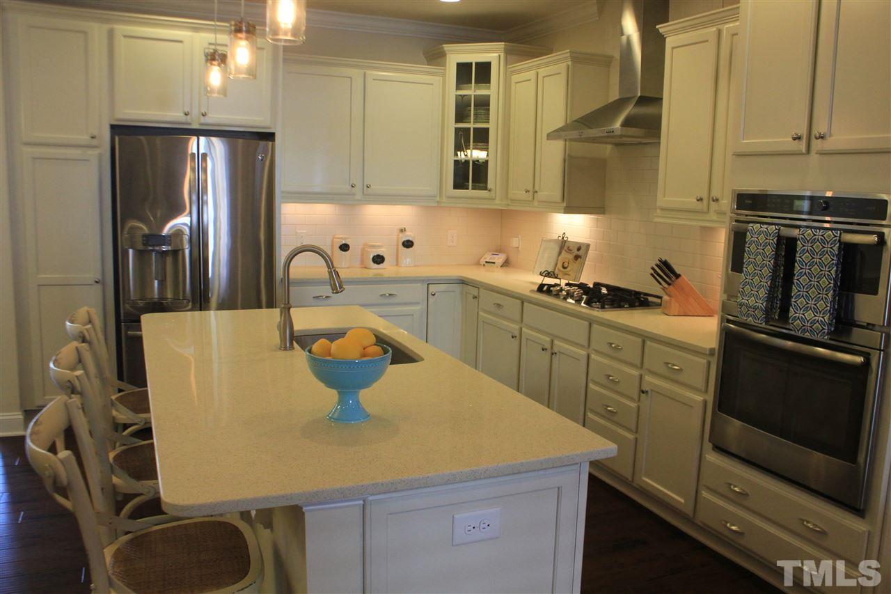 736 Fallon Grove Way Raleigh, NC 27608 - Photo 7 of 25