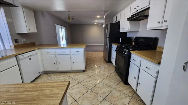 $2,650 | 389 Summer Creek Court, Henderson, NV 89002