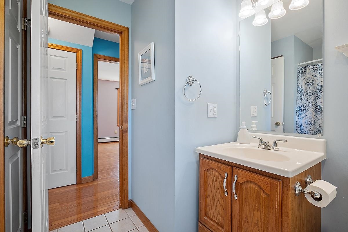 35 Ivan Gile Road Salem, NH 03079 - Photo 4 of 40
