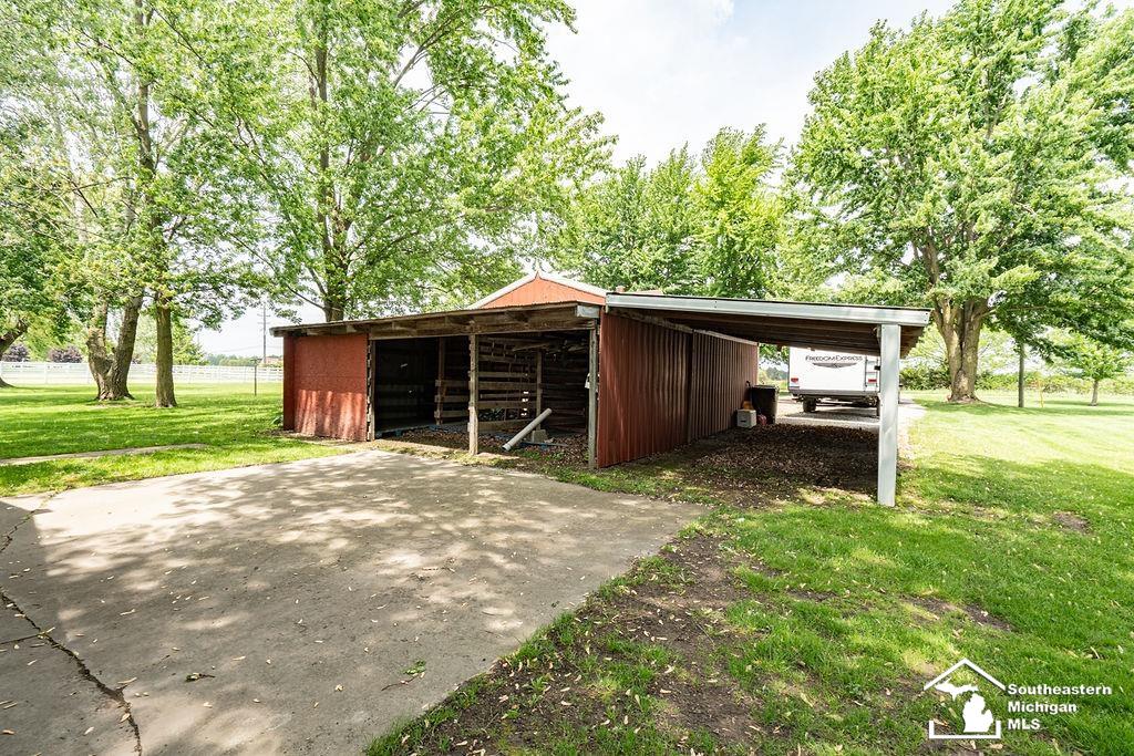 1584 East Newburg Road Carleton, MI 48117 - Photo 13 of 36 50208815-e83d7f50-b578-4ea8-89af-3fcb82631b5b.JPG