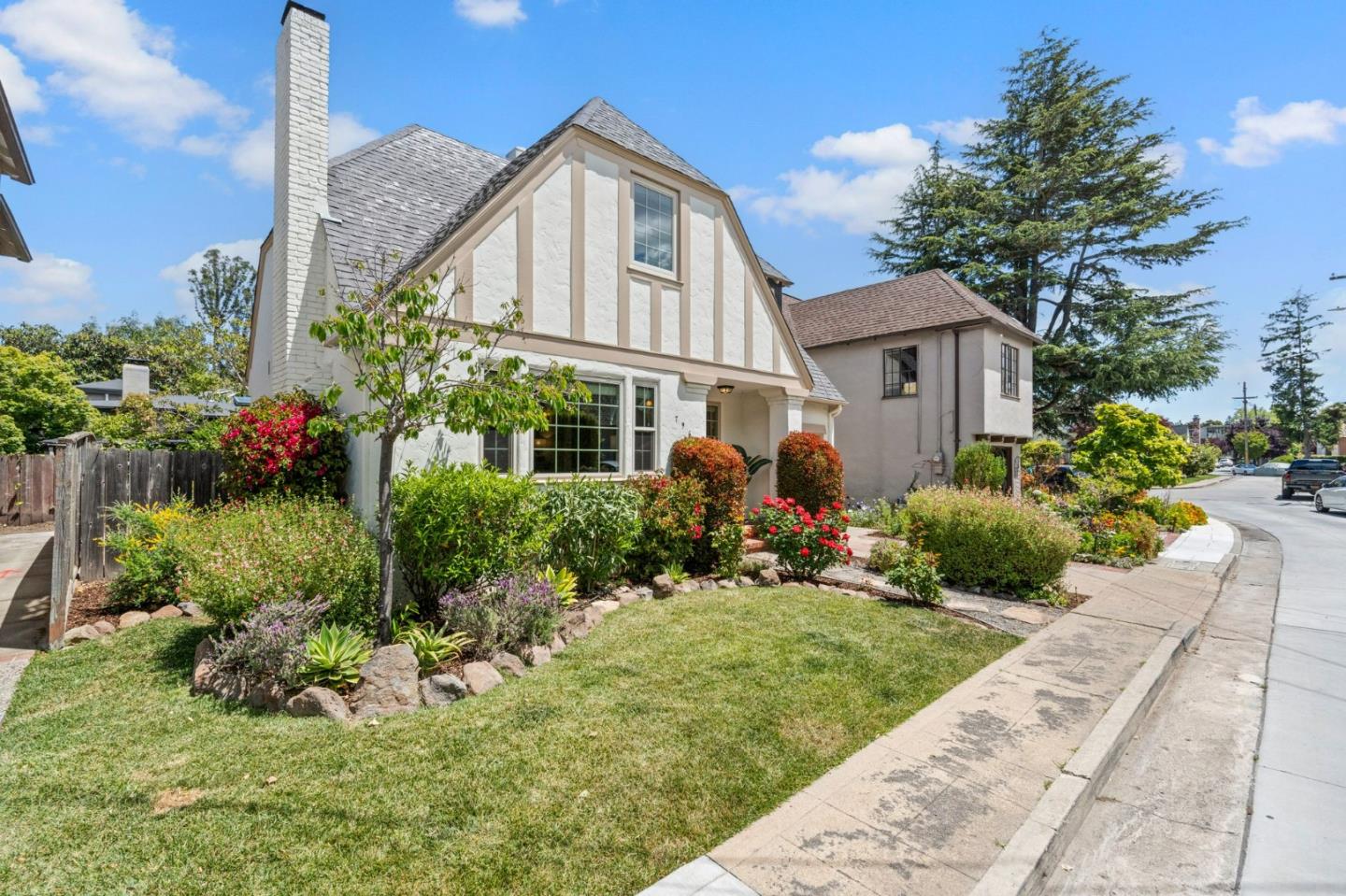 796 Willborough Road Burlingame, CA 94010 - Photo 4 of 31 a front view of a house with a yard