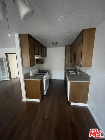 $1,950 | 735 West Milford Street, Glendale, CA 91203